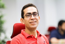 ملف المعتقلين| تجديد عائشة الشاطر ومحامٍ حقوقي وتدهور صحة صحفي