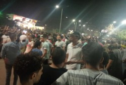 الربيع العربي| تفجّر مظاهرات بـ"المنيب" و"الوفاق" تستنفر غرب "سرت" ومقتل إماراتيين بسقطرى