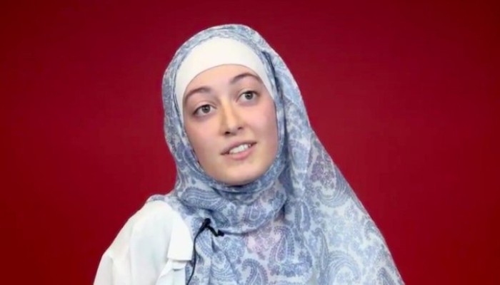 مسلمة محجبة.. "نواب" يغادرون اجتماعا لحضور رئيسة الاتحاد الوطني لطلبة فرنسا