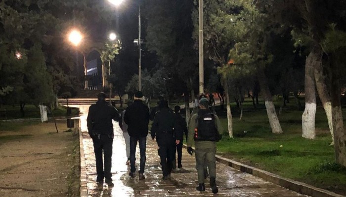 فلسطين المحتلة| منع مصلين من دخول "الأقصى" وحملات اعتقال وإضراب للأسرى الخميس