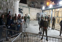 فلسطين المحتلة| اقتحامات للأقصى وغلق المسجد الإبراهيمي ومواجهات واعتداءات بالقدس