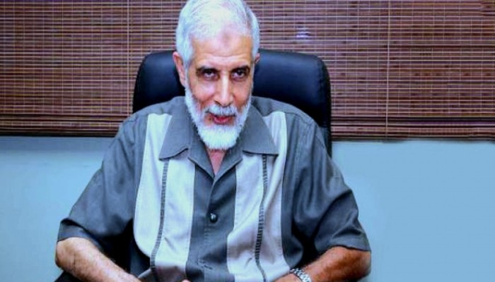 6 ديسمبر إعادة محاكمة د. عزت بهزلية التخابر واعتقال أكاديمي والتحقيق مع متظاهري سبتمبر