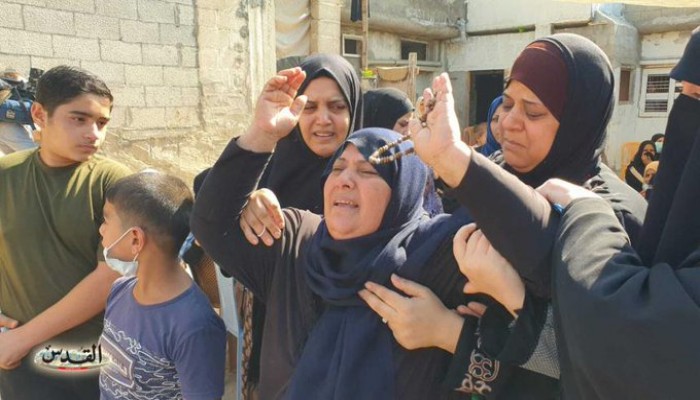 صرخة أم شهيدي غزة: اليهود طلعوا أرحم منك يا سيسي