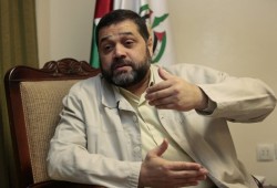 "و.بوست": السعودية تحفز صحفييها على "التطبيع".. و"أسامة حمدان": امنحوها جزءا من أرضكم