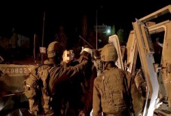 فلسطين المحتلة| اقتحام المسجد الأقصى واعتقال 3 مواطنين وإضراب 3 أسرى