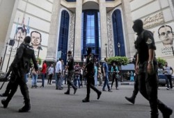 مطالبات بالإفراج عن الصحفيين المعتقلين ومأساة للمعتقلين بالعقرب