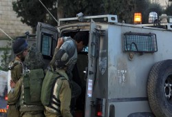 قوات الاحتلال الصهيوني تقتحم منازل نواب بـ "التشريعي الفلسطيني" وتعتقل أسرى محررين