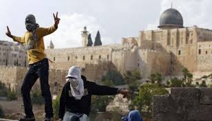 مواجهات واعتقالات بالأراضي المحتلة.. وإصابات بالخليل