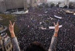 هاشتاج #الثورة_قادمة يتصدر مواقع التواصل مع اقتراب 25 يناير