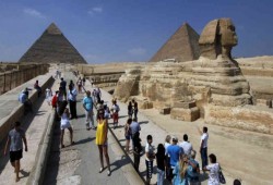 أعداد السائحين الوافدين إلى مصر تسجل تراجعا بأكثر من 70% في 2020