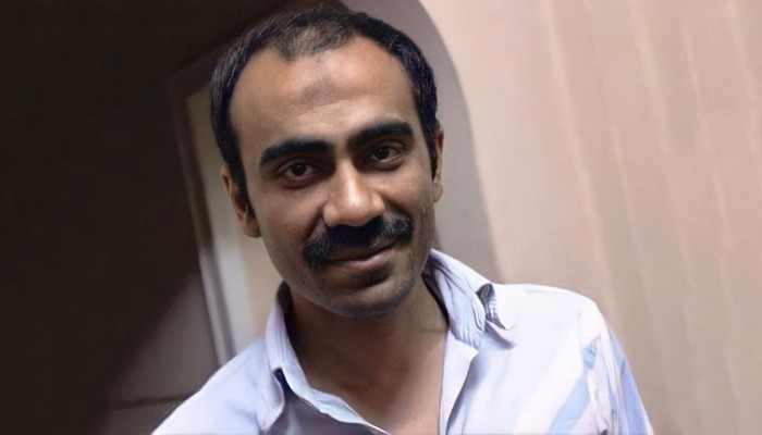 للمرة الثانية.. اعتقال الصحفي حمدي الزعيم من منزله فجرًا