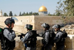 للجمعة الثانية على التوالي.. قوات الاحتلال تمنع فلسطينيين من الصلاة بالأقصى