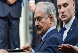 فريق المحاماة الأمريكي يرفض الدفاع عن حفتر