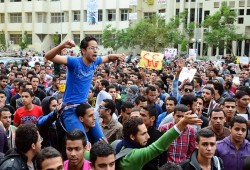 طلاب مصر.. تاريخ طويل من مواجهة الاستبداد وانتقام السلطة