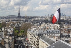 فرنسا.. لجنة برلمانية تعتمد مشروع قانون يستهدف المسلمين