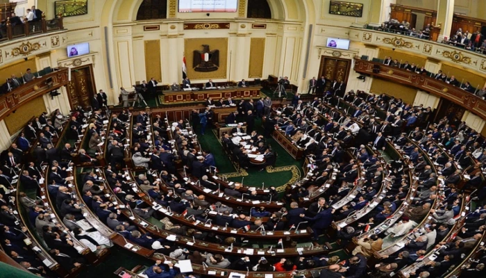 تعليمات للأذرع الإعلامية بإبراز انتقادات حكومة الانقلاب