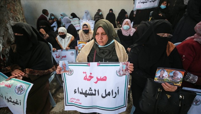 للأسبوع الثالث.. احتجاج أهالي "شهداء" بغزة لمطالبة منظمة التحرير بإعادة رواتبهم