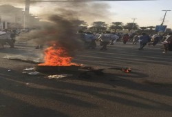 السودان.. مظاهرات تطالب بإسقاط الحكومة وتندد بالانهيار الاقتصادي