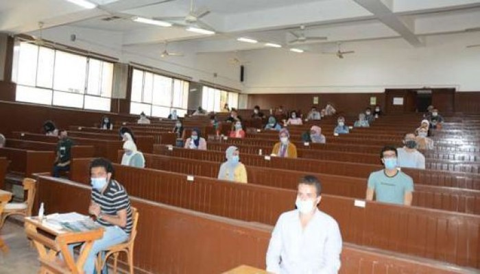 قلق بين طلاب الجامعات من الامتحانات الحضورية بسبب"كورونا"