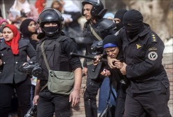 نشطاء يدشنون #الشرطه_المصريه_ارهابيه