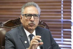 الرئيس الباكستاني يطالب فرنسا بوقف ترسيخ التمييز ضد المسلمين