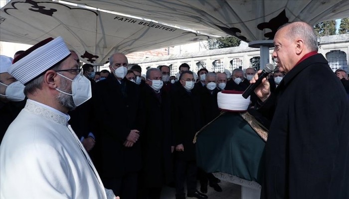 بمشاركة أردوغان والقيادات التركية.. تشييع العلامة "سراج" لمثواه الأخير