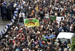 الجزائر.. مظاهرات حاشدة تطالب بالتغيير ومدنية الدولة