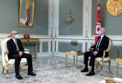 "هدايا الإمارات" تلوث الأجواء السياسية في تونس