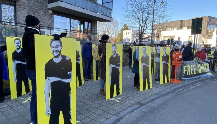 وقفة أمام سفارة مصر ببروكسل تطالب بالإفراج عن الباحث المعتقل أحمد سمير