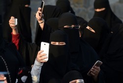 الأمم المتحدة تأسف لحظر سويسرا ارتداء النقاب