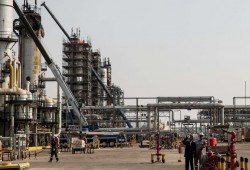 جماعة الحوثي تقصف مصفاة لشركة أرامكو السعودية