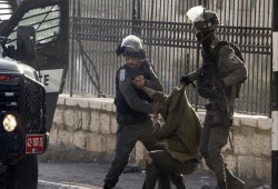 الاحتلال الصهيوني يعتقل قيادات من "حماس" بالضفة الغربية