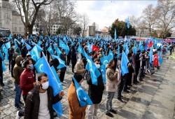 تركيا.. وقفة لمسلمي الأويجور احتجاجا على زيارة وزير صيني لأنقرة