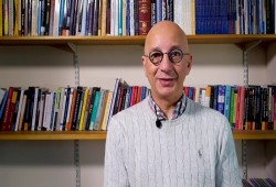 مؤرخ يقارن بين حفل المومياوات الأسطوري والاحتياجات الأساسية للمصريين