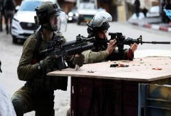 استشهاد فلسطيني وإصابة زوجته برصاص الاحتلال قرب القدس