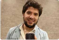 المعتقل إسلام عرابي في بيته بعد 50 يوما من قرار إخلاء سبيله