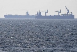 سفينة للكيان الصهيوني تتعرض لهجوم بصاروخ قبالة سواحل الإمارات