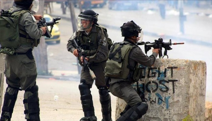 إصابة فلسطينيين خلال تفريق جيش الاحتلال مسيرات بالضفة