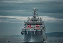 سلاح البحرية التركي يطرد سفينة فرنسية وفرقاطة يونانية