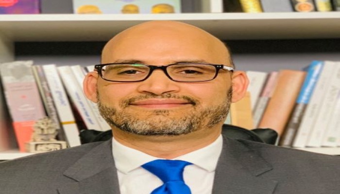 "خليل العناني": على "بايدن" تحقيق 6 مطالب لكي لا يعطي السيسي "شيكاً على بياض"