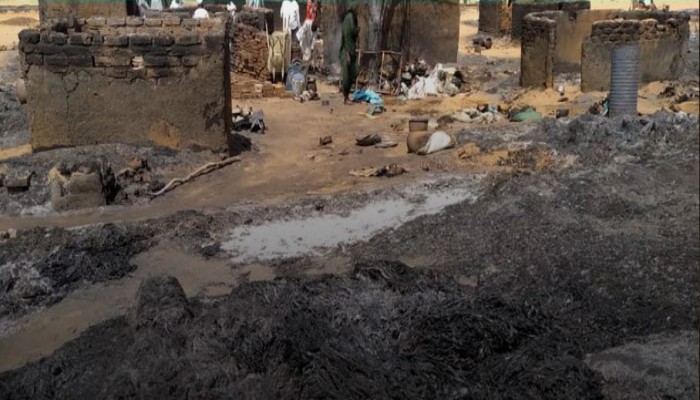 السودان.. المراقب العام للإخوان يدعو لإغاثة إحدى قرى درافور بعد حريق مدمر