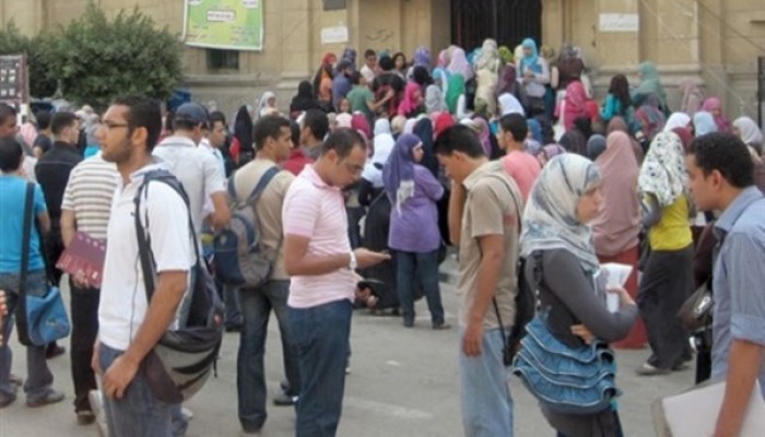 مذيع بإحدى قنوات المخابرات: الإصابات بكورونا بين 10 و70 ألفاً يومياً