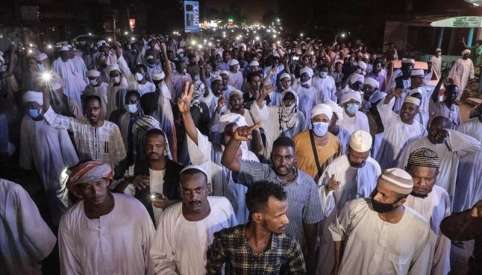 السودان..الآلاف يشيعون جنازة الأمين العام للحركة الإسلامية