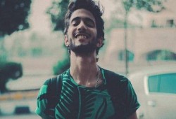 نشطاء يحيون الذكرى الأولى لوفاة شادي حبش صاحب أغنية "بلحة"