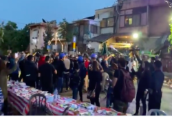 القدس المحتلة..الصهاينة يهاجمون موائد الإفطار في حيّ الشيخ جراح