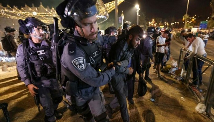 العدو الصهيوني يعلن إصابة 20 من جنوده بمواجهات الأقصى