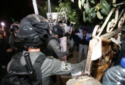 " رايتس ووتش": التصعيد في فلسطين بدأ بالاستيلاء على بيوت الشيخ جراح