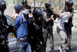 مواجهات شديدة بين الفلسطينيين و الاحتلال الصهيوني في القدس