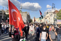 إسطنبول.. وقفة للتنديد بالعدوان الصهيوني الهمجي على الفلسطينيين