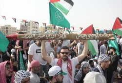 احتفالات شعبية واسعة في دول عربية بـ"انتصار غزة"